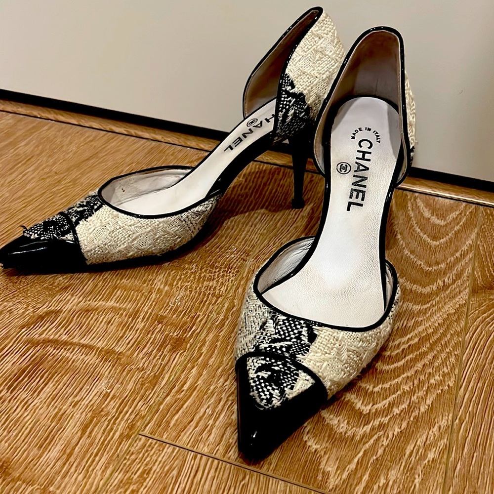 Chanel pumps
